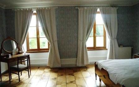 Maison de caractere : magnifique parquet pour cette chambre