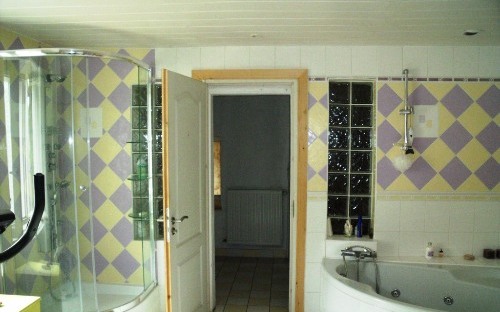 Maison ancienne : salle de bains