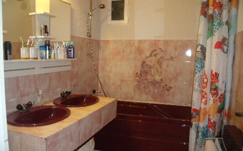 Maison ancienne : salle de bains