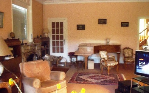 Maison de Caractere : piece de vie spacieuse