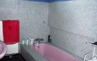 VILLA : salle de bains etage