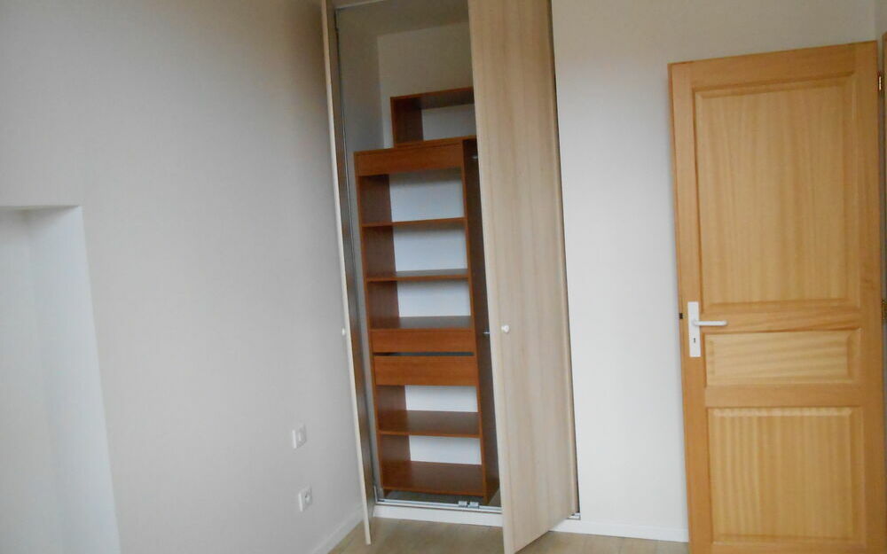 APPARTEMENT DE TYPE 3 EN REZ DE JARDIN : chambre