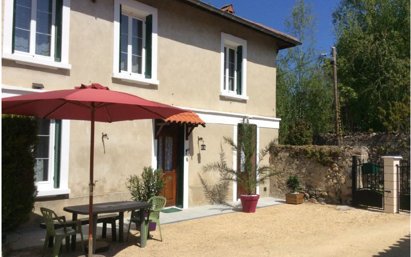 Maison Ancienne Mitoyenne : Extérieur