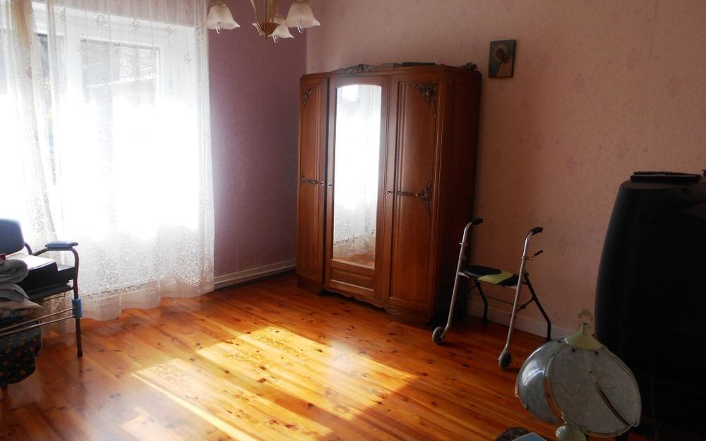 Maison Ancienne : chambre avec parquet