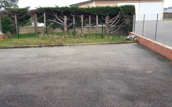 APPARTEMENT 75m² : Cour privative