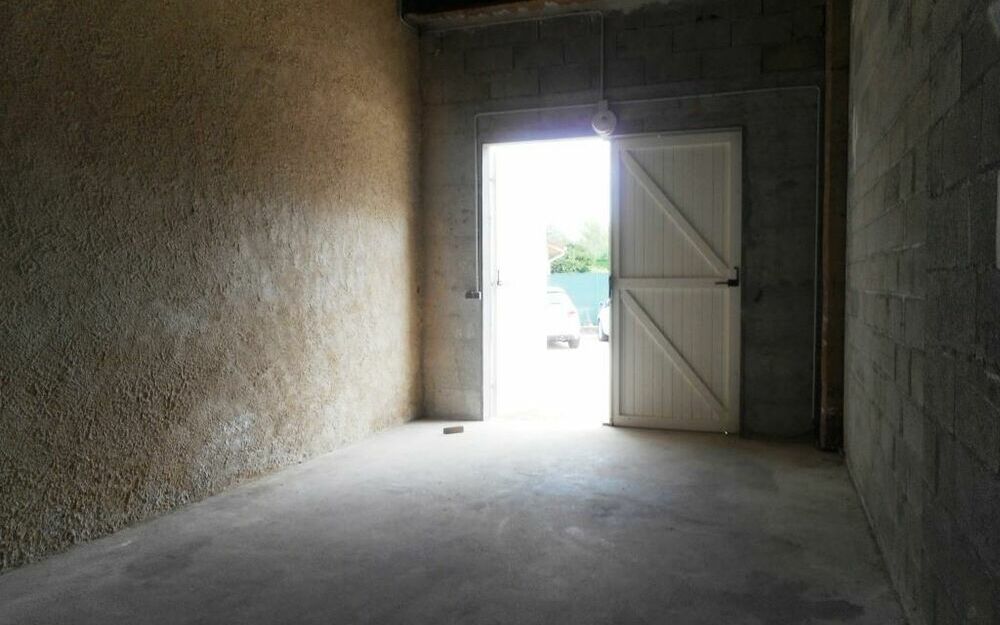 Appartement T2 : garage spacieux