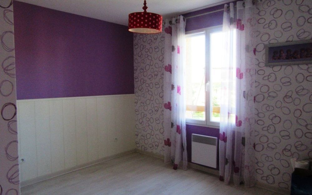 villa  de plain pied : une chambre