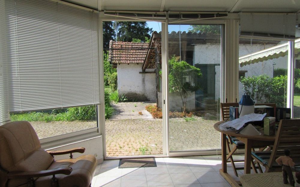 Maison ancienne avec dépendance : tres belle veranda