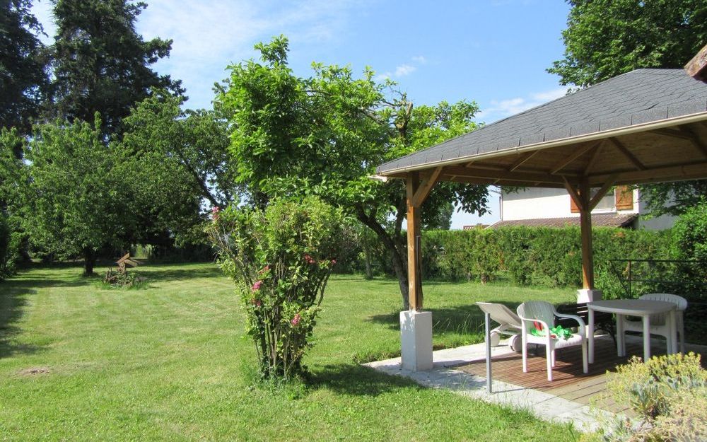 Maison ancienne avec dépendance : exterieur  avec son kiosque