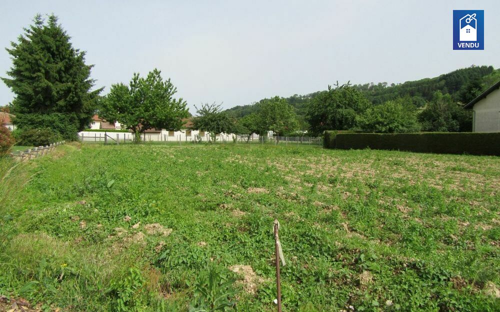 Terrain constructible Immobilier sur Oyeu : Terrain de 0 pieces