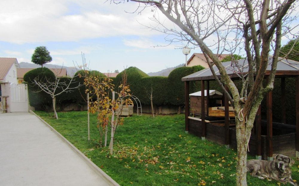 VILLA : TERRAIN