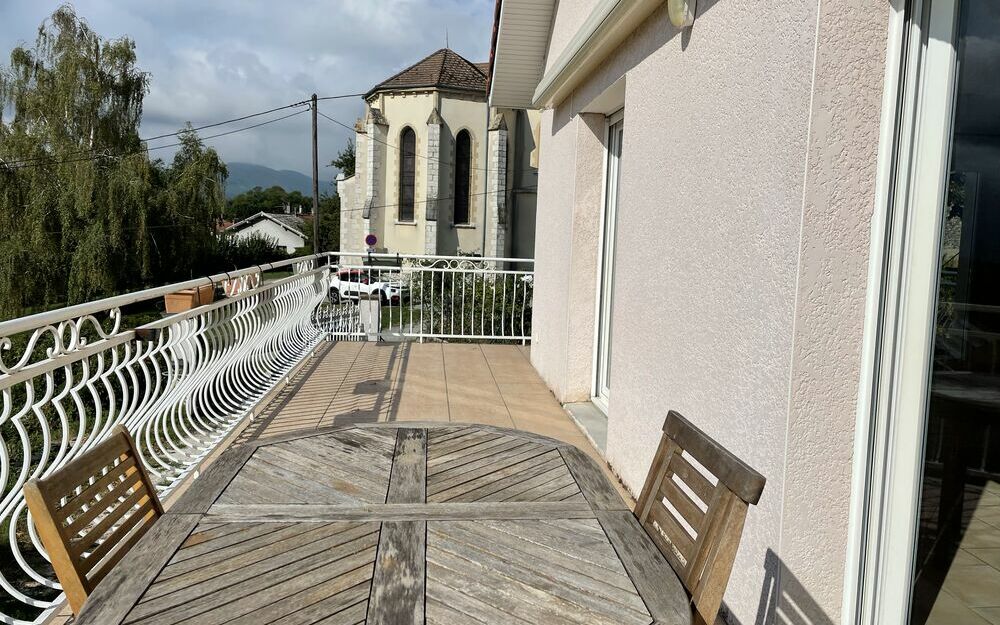 Maison avec sous-sol : Balcon-Terrasse