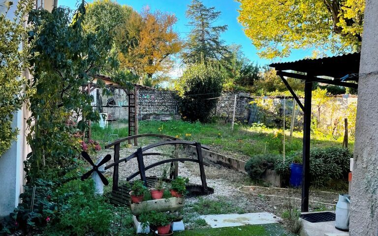 Maison ancienne : Terrain clos