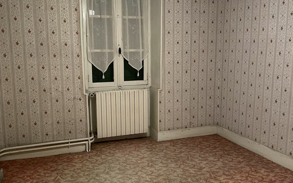 Maison ancienne : chambre etage