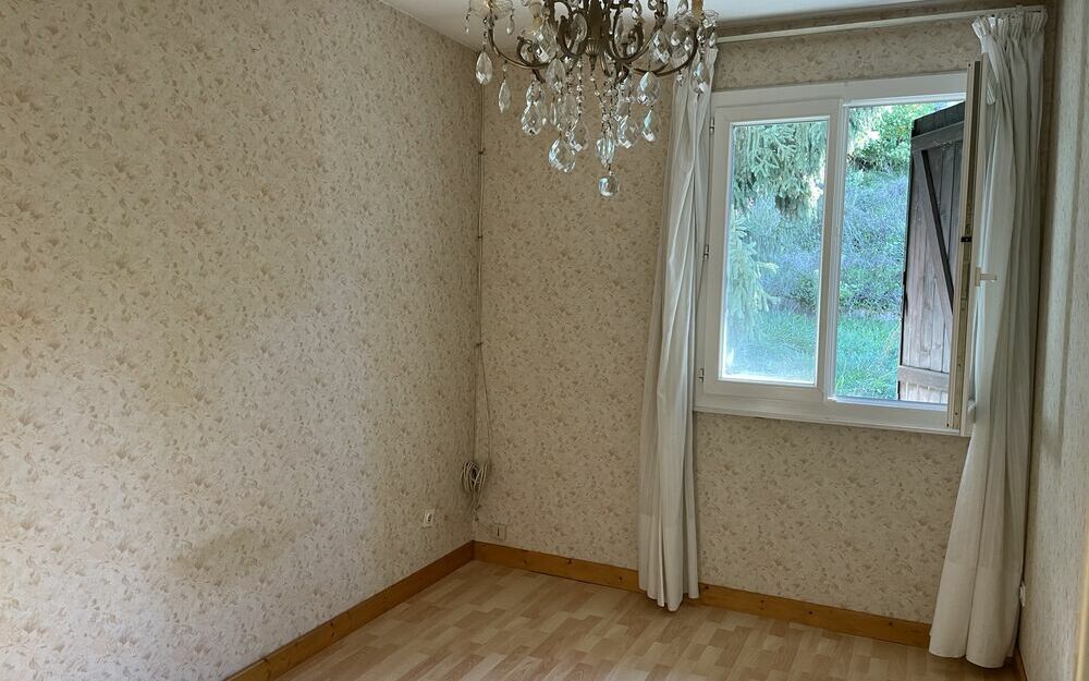 Maison avec sous-sol : Chambre