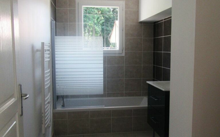 VILLA  96 m² : Salle de bains