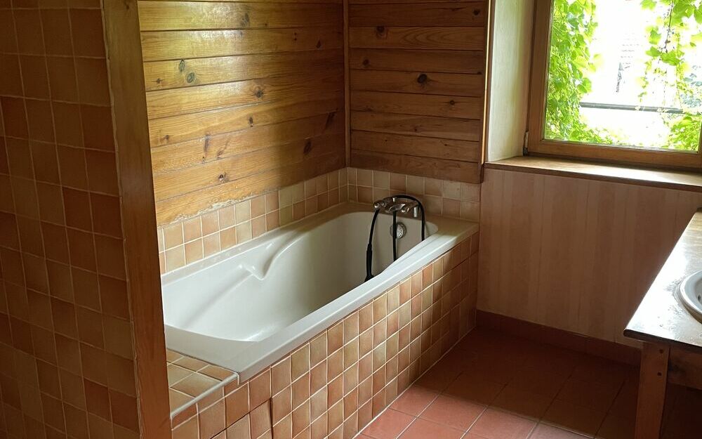 maison atypique : Salle de bain