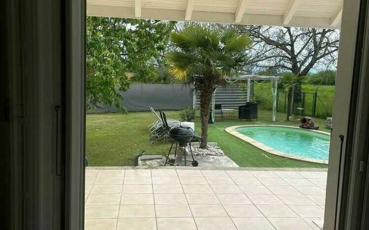 villa  avec piscine : maison