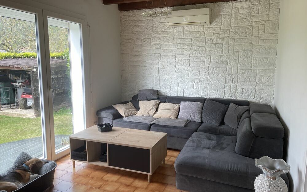 villa  avec piscine : espace salon