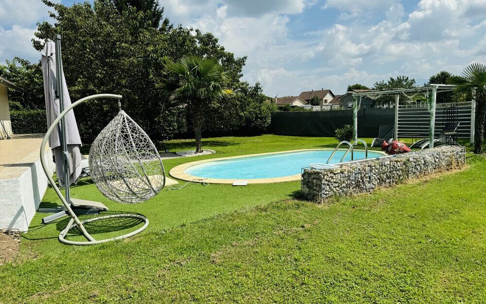 villa  avec piscine : exterieur