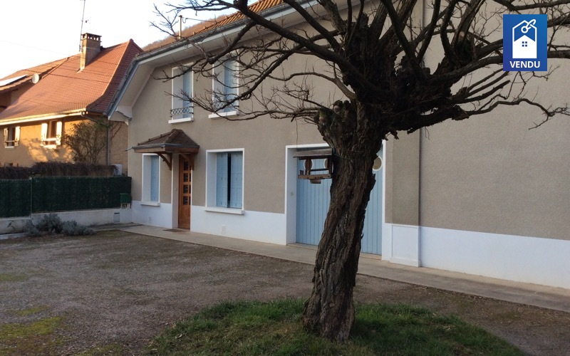 Maison de village  90,72m²