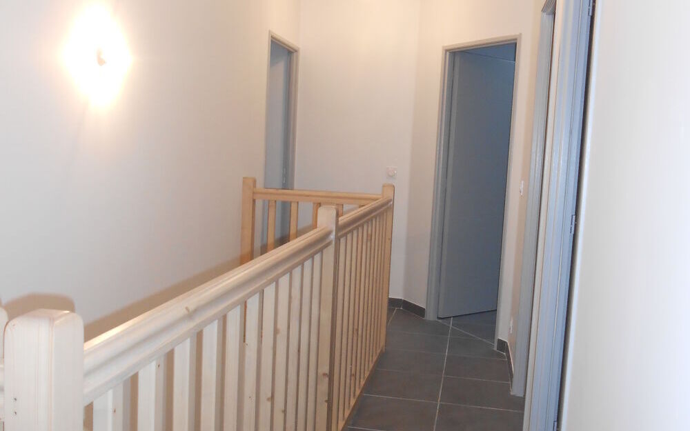 Appartement 85 m² avec rez de jardin : Couloir