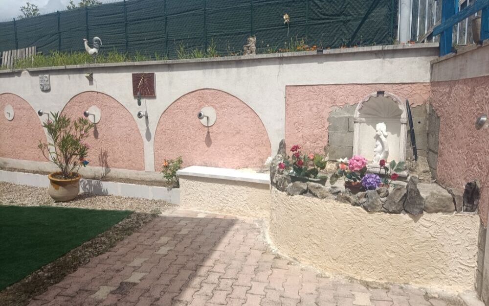Villa  (partie du bas) : Terrasse
